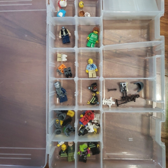 Legos 17 lbs. & Star Wars Lego Character Encyclopedia - Picture 2 of 8